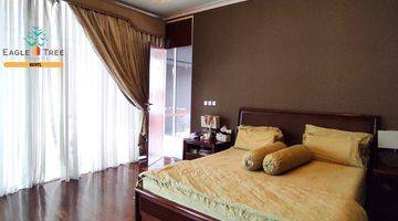 kamar tidur rumah di cikini bintaro sektor