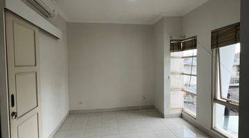kamar tidur rumah murah di gading serpong