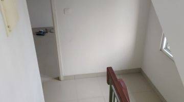 Gambar 4 Dijual Rumah 3 Lantai di Cluster Samara