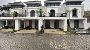 Gambar 1 Rumah 2lt Di Banyumanik. Lingkungan Cluster