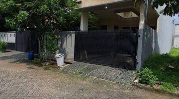 Gambar 1 Rumah Sewa Bagus, rapih,  Taman Belakang Luas