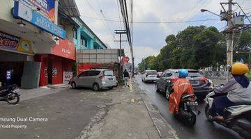 Gambar 3 Ruko Area Seturan Depan Kampus YKPN