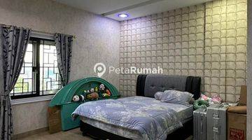 Gambar 5 Townhouse Komplek Green Katamso 