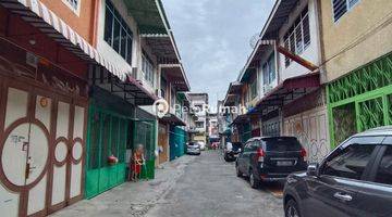 Gambar 2  Townhouse Jalan Brigjend Katamso Gang Barisan 