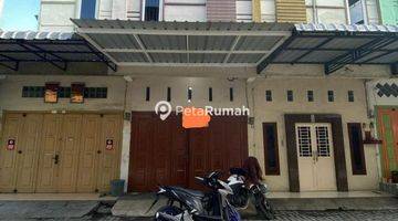 Gambar 1 Townhouse Komplek Contempo Kabupaten 