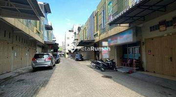 Gambar 2 Townhouse Komplek Contempo Kabupaten 