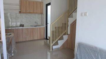 Gambar 1 Rumah Split Level Rungkut Modern Surabaya SHM