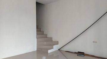 ruang keluarga rumah baru di cikutra bandung