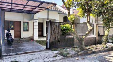 tampak depan rumah terawat di pasadena caringin