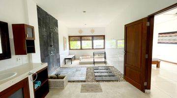 Gambar 3 Beautiful Villa With Large Garden At Berawa Canggu...4km To Berawa Beach  , 2,5km To Finns Beach Club 