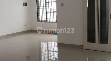 ruang tamu rumah disewakan