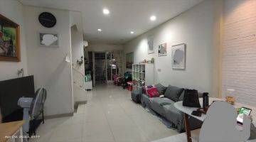 Gambar 1 Rumah Golf Lake Residence Bagus Semi Furnished Jakarta Barat