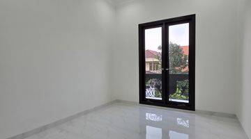 Gambar 4 Rumah New Design Classic Jalan Lebar di Duren Sawit Jakarta Timur