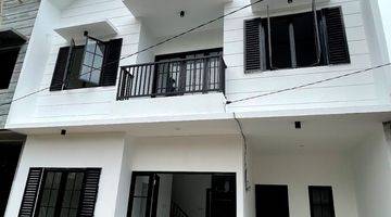 Gambar 1 Rumah Minimalis Modern Dekat Sektor 9, Bintaro