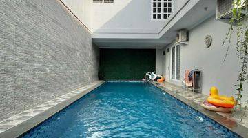 Gambar 4 TEBET, RUMAH ADA SWIMMING POOL SIAP HUNI DALAM KOMPLEK