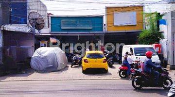 Gambar 1 SUPERMARKET DAN APOTIK BERJALAN DI JAKARTA