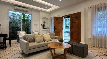 Gambar 2 Rumah 2 Lantai Bergaya Spanish di Pondok Indah Fully Furnished Dengan Roof Top