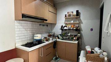 Gambar 3 Rumah 2 lantai siap huni terawat bonus kitchen set diciputat bintaro