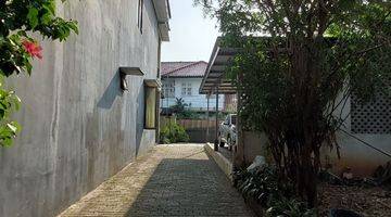 Gambar 5 Rumah Besar Luas Carport 10 Mobil Jatiwaringin 