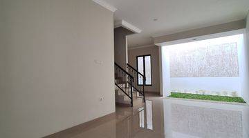 Gambar 3 Rumah  dkt ke Jatibening, dlm Cluster one gate, Etty