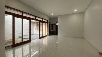 Gambar 4 Rumah Bagus Unfurnished SHM di Singgasana Pradana, Bandung