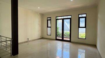 Gambar 4 Rumah Bagus Unfurnished SHM di Singgasana Pradana , Bandung