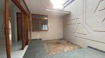 Gambar 5 Rumah Bagus Unfurnished SHM di Singgasana Pradana, Bandung