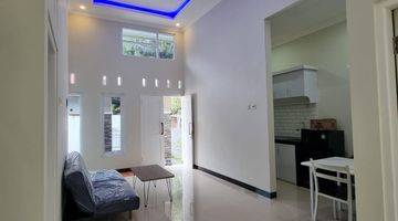 ruang keluarga rumah siap huni di sleman,