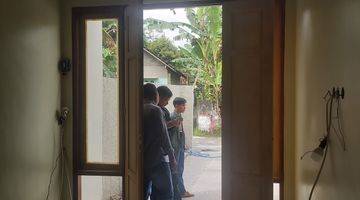 ruang tamu dijual rumah siap huni di