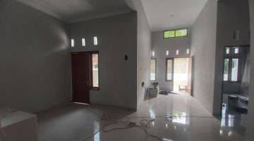 ruang tamu rumah dijual di jalan godean