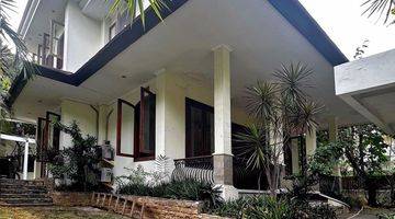 Gambar 2 Rumah 2 Lantai Dalam Komplek Exclusive Shm