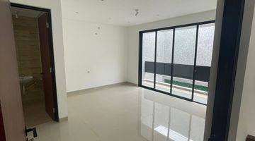 Gambar 2 Rumah 2 Lantai Di Bintaro Dgn Konsep Modern Baru Dibangun Dgn Kolam Renang Di Dalam Nya. Harga Nego