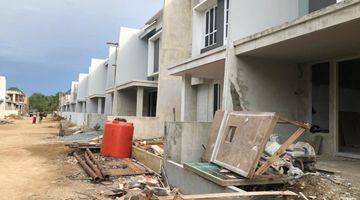 Gambar 3 Springwood Mahoni Tipe 160