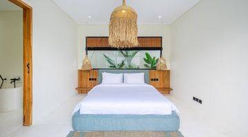 Gambar 4 Tastefully Designed Modern Living Seminyak Bali 