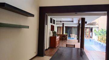 Gambar 5 Disewakan Rumah Full Furnished Mewah Kolam Renang Graha Family