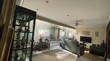 ruang keluarga rumah pondok indah siap huni