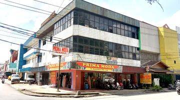 tampak depan ruko pattimura hook 2 pintu
