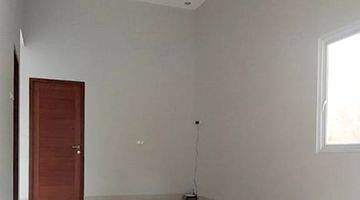 ruang keluarga rumah the green orchard furnished