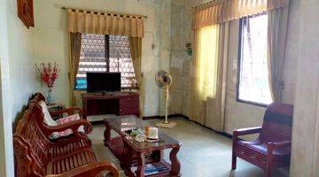 ruang tamu rumah 3 lantai bagus paris
