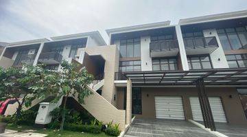 Gambar 1 Rumah 3 Lantai di Morizen Residence, Bekasi