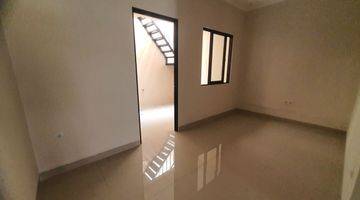 Gambar 4 Disewakan rumah 2L siap huni Citra Raya ada AC dan kompor