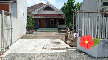 Gambar 1 Rumah luas & harga murah, 300 meter di utara Kampus UKRIM, Kadirojo, Purwomartani. LT : 982 m2, Lb : 300 m2, bentuk ngantong.