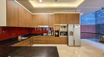 dapur rumah 3 lantai di puri