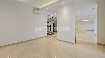foto lainnya rumah baru american classic style