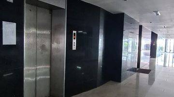 Gambar 2 Gedung Kantor di Sudirman Jakarta Pusat