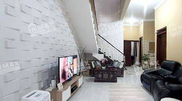 Gambar 4 Rumah 2 Lantai 4 Kamar Bagus Furnished SHM di Borobudur Malang, Malang