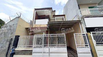 Gambar 1 Rumah 2 Lantai 4 Kamar Bagus Furnished SHM di Borobudur Malang, Malang