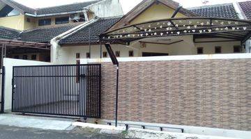 tampak depan di jual rumah siap huni