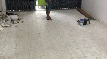 Gambar 3 Dikontrakan/disewa Ruko 3 Lantai baru renovasi di tebet, Jakarta Selatan.  Lokasi Strategis Dekat Jalan Utama. Dekat Perkantoran, ramai dekat Pasar. Dekat Dengan Sekolah TK, SD, SMP,