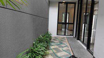 Gambar 4 Rumah Baru Gress Mewah Finishing Travertine Row Lebar Dekat Gwalk International Village